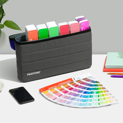 Bảng màu tổng hợp Pantone Portable Guide Studio GPG304B Mới 2023